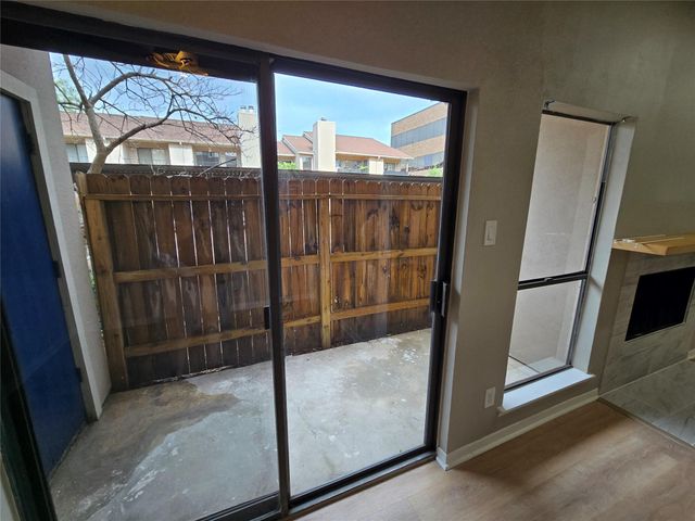 1818 Augusta Drive 15, Houston, TX 77057