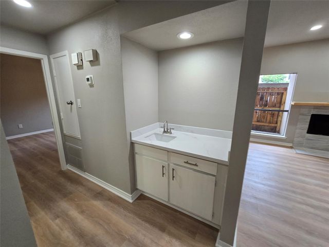 1818 Augusta Drive 15, Houston, TX 77057