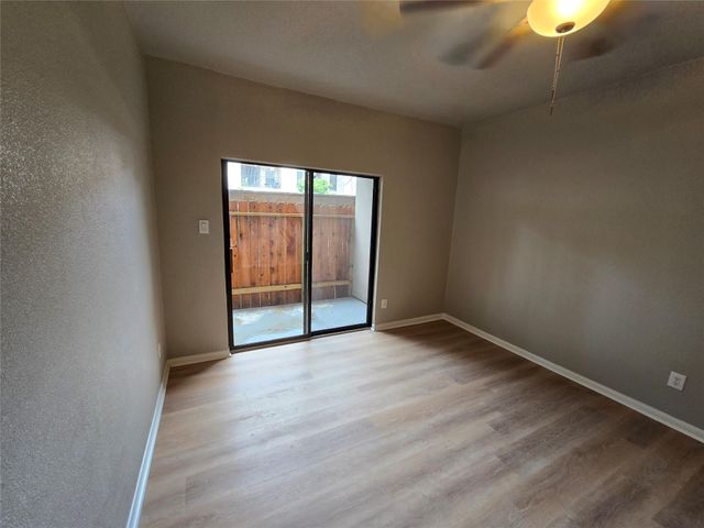 1818 Augusta Drive 15, Houston, TX 77057