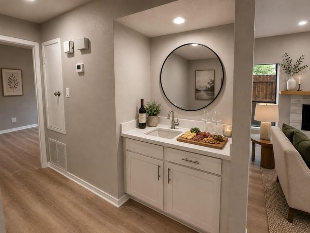 1818 Augusta Drive 15, Houston, TX 77057