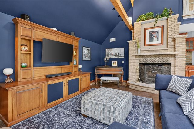 6116 S Brainard Avenue, La Grange Highlands, IL 60525
