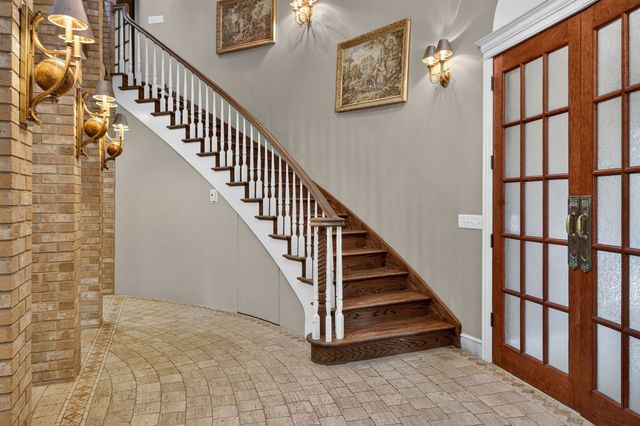 6116 S Brainard Avenue, La Grange Highlands, IL 60525