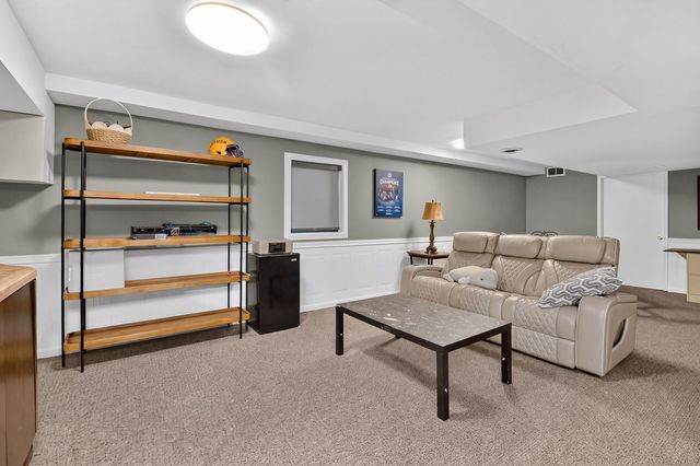 6116 S Brainard Avenue, La Grange Highlands, IL 60525