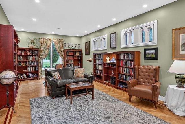 6116 S Brainard Avenue, La Grange Highlands, IL 60525