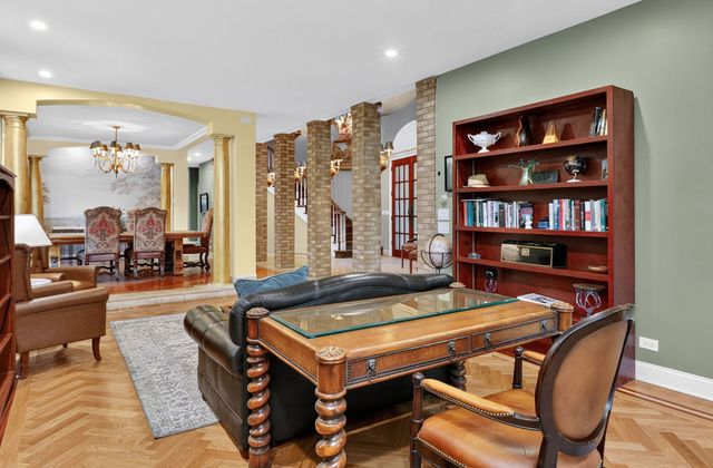6116 S Brainard Avenue, La Grange Highlands, IL 60525