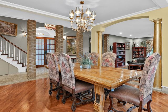 6116 S Brainard Avenue, La Grange Highlands, IL 60525