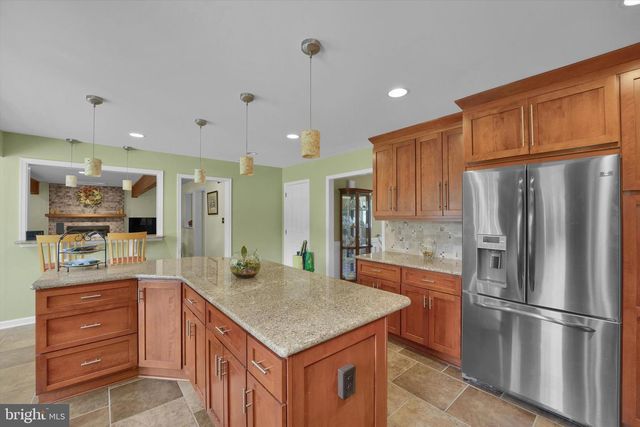 847 CLOVER DR, North Wales, PA 19454