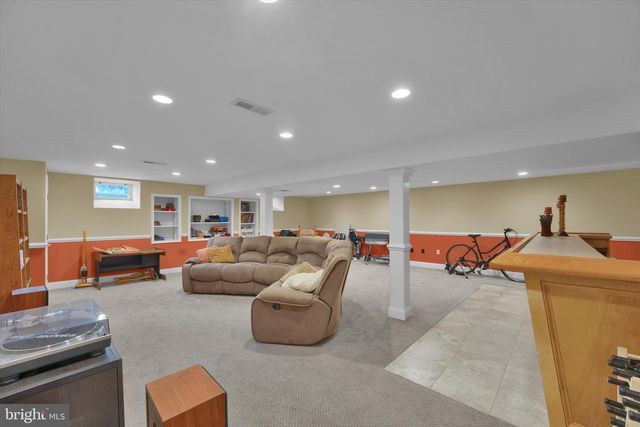 847 CLOVER DR, North Wales, PA 19454