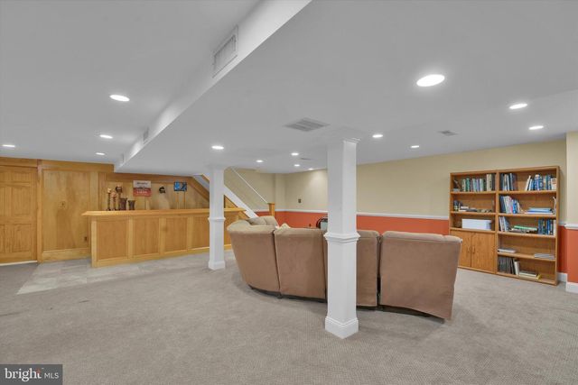847 CLOVER DR, North Wales, PA 19454