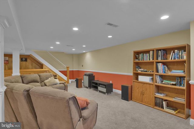 847 CLOVER DR, North Wales, PA 19454