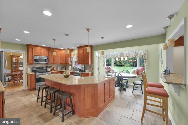 847 CLOVER DR, North Wales, PA 19454