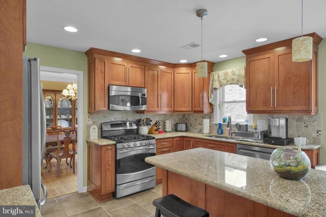 847 CLOVER DR, North Wales, PA 19454