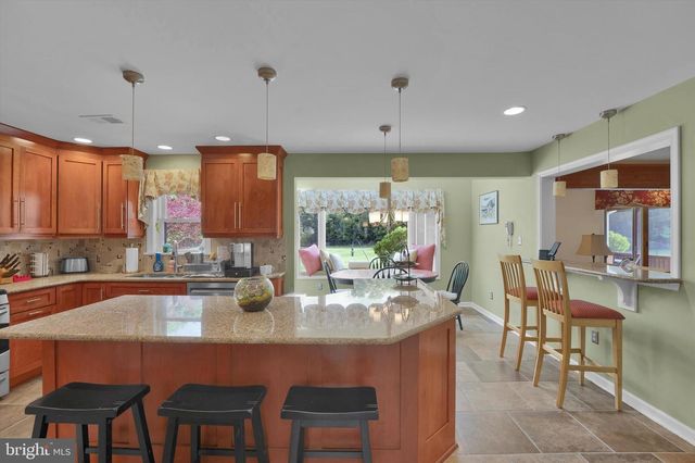 847 CLOVER DR, North Wales, PA 19454