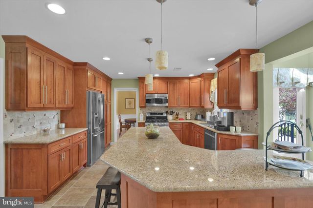 847 CLOVER DR, North Wales, PA 19454
