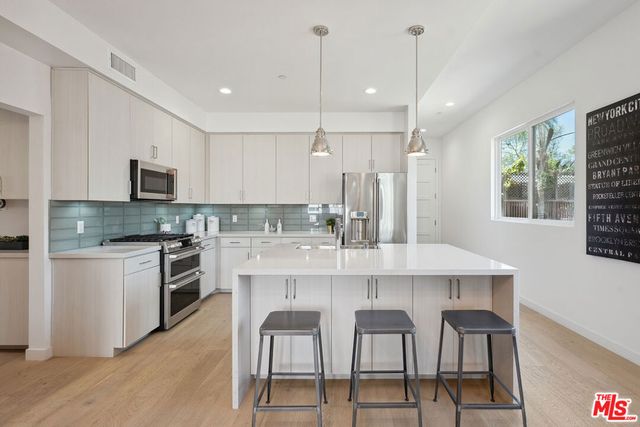 1746 Garfield Place 203, Los Angeles, CA 90028