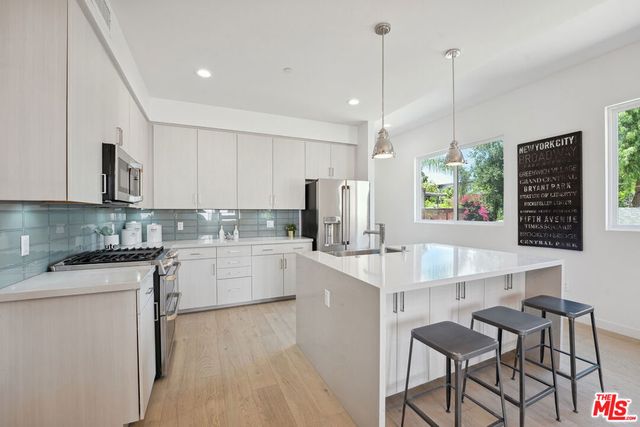 1746 Garfield Place 203, Los Angeles, CA 90028