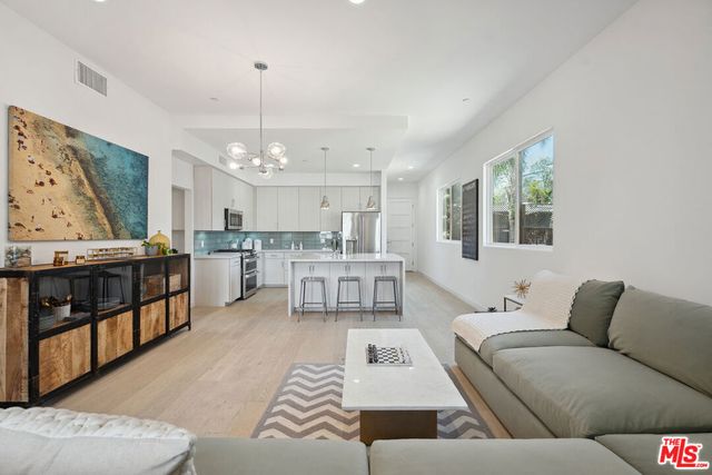 1746 Garfield Place 203, Los Angeles, CA 90028