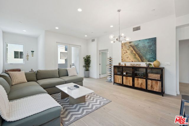 1746 Garfield Place 203, Los Angeles, CA 90028