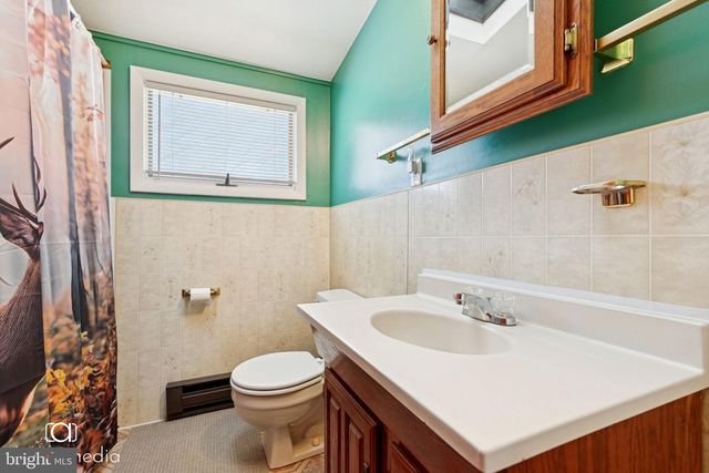 2049 FARMINGTON AVE, Pottstown, PA 19464