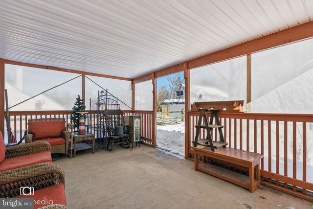 2049 FARMINGTON AVE, Pottstown, PA 19464