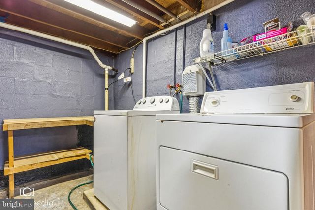 2049 FARMINGTON AVE, Pottstown, PA 19464