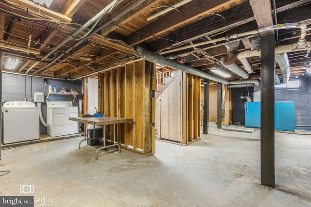 2049 FARMINGTON AVE, Pottstown, PA 19464