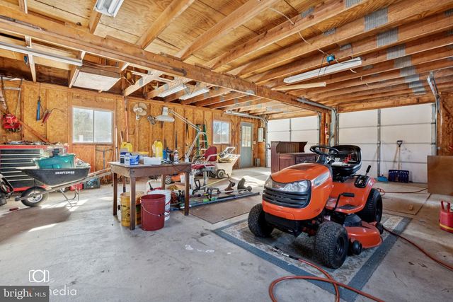 2049 FARMINGTON AVE, Pottstown, PA 19464