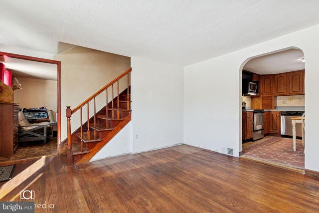 2049 FARMINGTON AVE, Pottstown, PA 19464