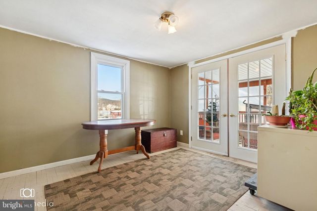 2049 FARMINGTON AVE, Pottstown, PA 19464