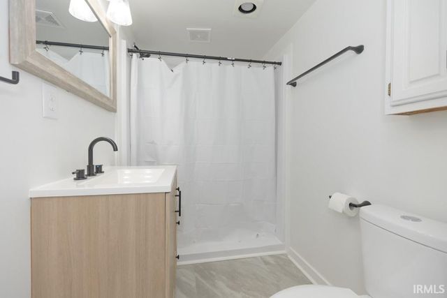 1031 E Mulberry Street, Evansville, IN 47714