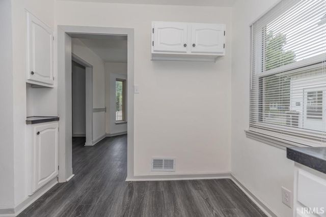 1031 E Mulberry Street, Evansville, IN 47714