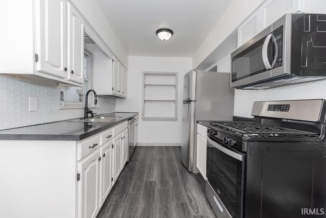 1031 E Mulberry Street, Evansville, IN 47714