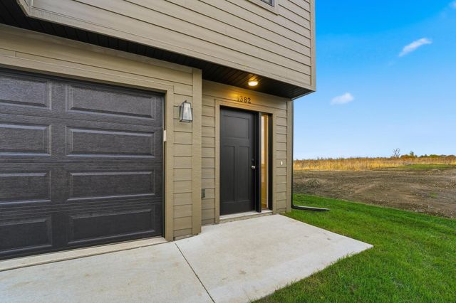 1382 Meadow Rose Place, Waukee, IA 50263