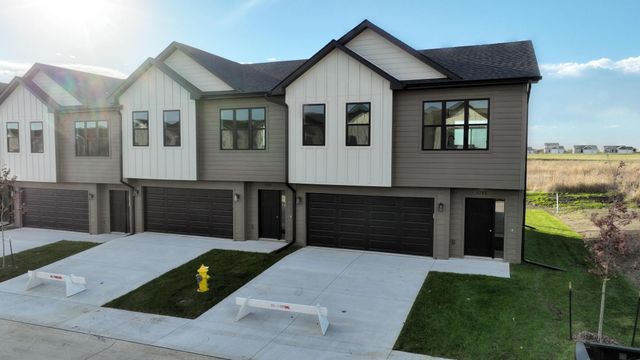 1382 Meadow Rose Place, Waukee, IA 50263