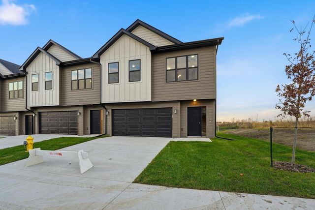 1382 Meadow Rose Place, Waukee, IA 50263