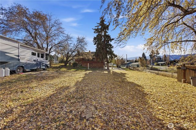 5 35th Street NW, East Wenatchee, WA 98802