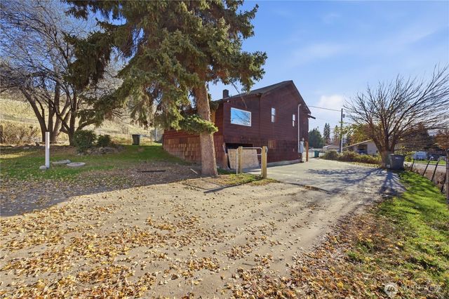 5 35th Street NW, East Wenatchee, WA 98802