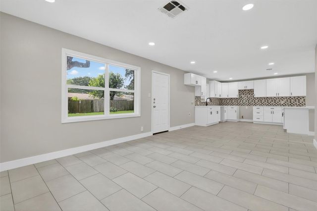 206 Mockingbird Lane, Pasadena, TX 77502
