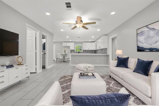 206 Mockingbird Lane, Pasadena, TX 77502