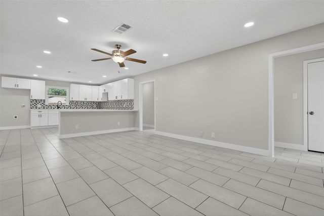 206 Mockingbird Lane, Pasadena, TX 77502