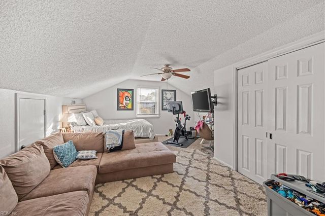 900 Ricka CT, Chesapeake, VA 23322