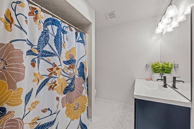 900 Ricka CT, Chesapeake, VA 23322