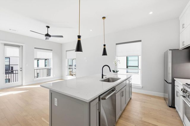 129 Garden Court E, Arlington, TX 76013