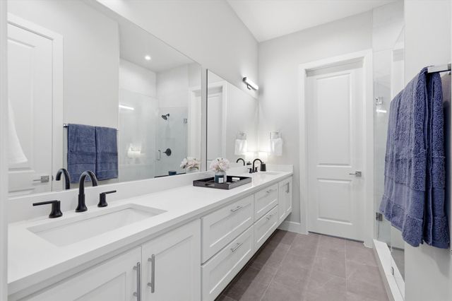 129 Garden Court E, Arlington, TX 76013