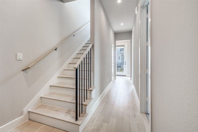 129 Garden Court E, Arlington, TX 76013