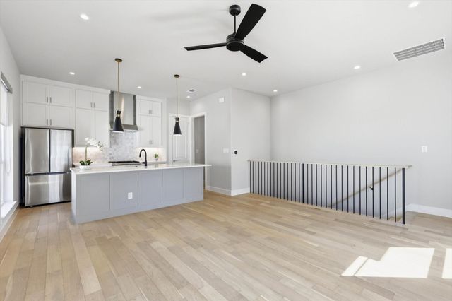 129 Garden Court E, Arlington, TX 76013