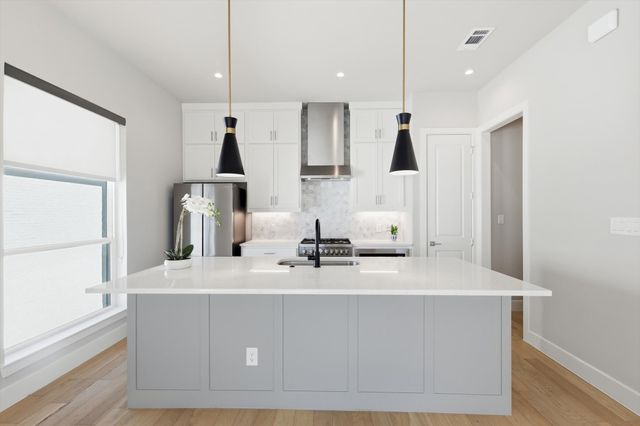 129 Garden Court E, Arlington, TX 76013