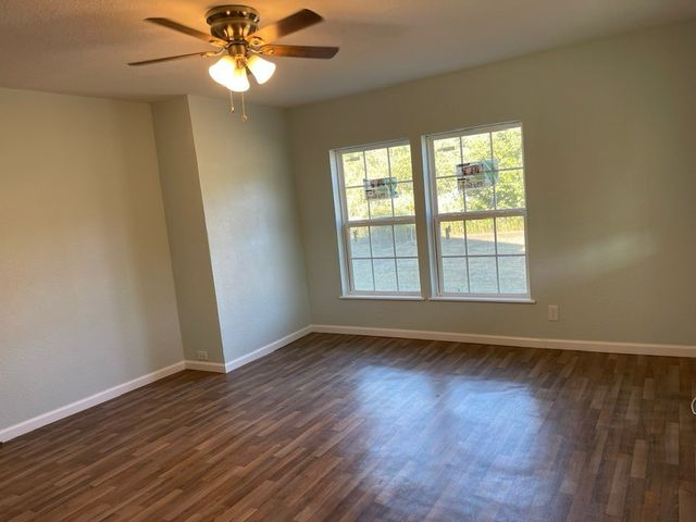 301 E 10th Street, Coleman, TX 76834