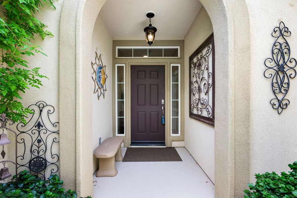 Image 6 of property listing at 60179 Honeysuckle Street, La Quinta, CA 92253