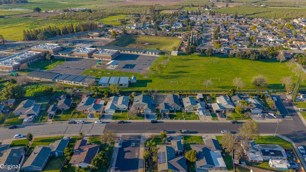 Image 10 of property listing at 1741 Hickory Avenue, Livingston, CA 95334